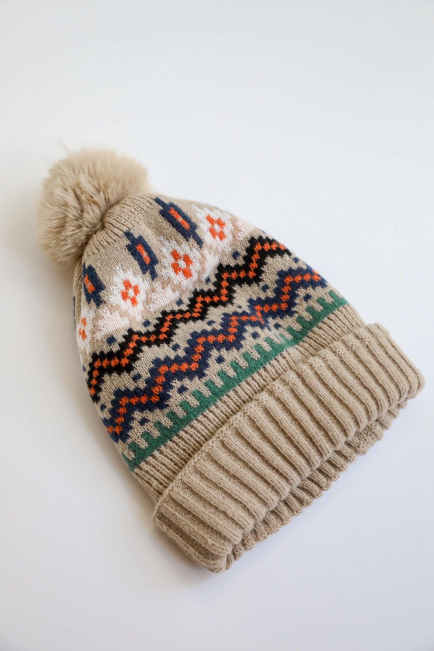 shopdressup_beige_pom_pom_beanie.jpg
